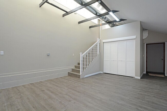 Building Photo - 814 Grand Ave