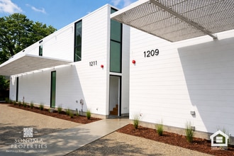 Building Photo - 1211-1213 Broadway