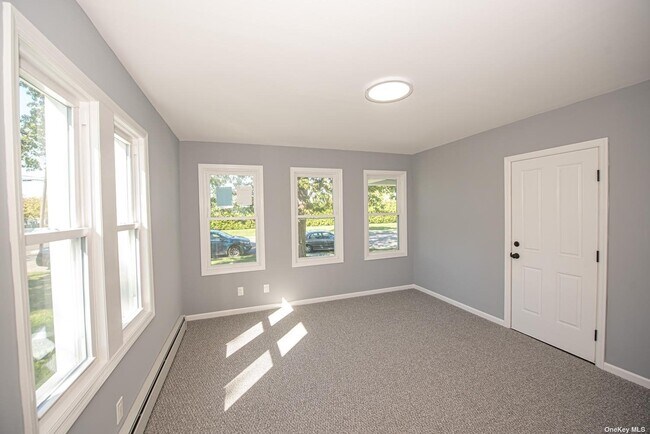 Building Photo - 76 Amity St