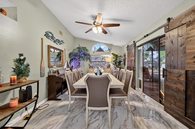 Building Photo - 6180 30th Ct S