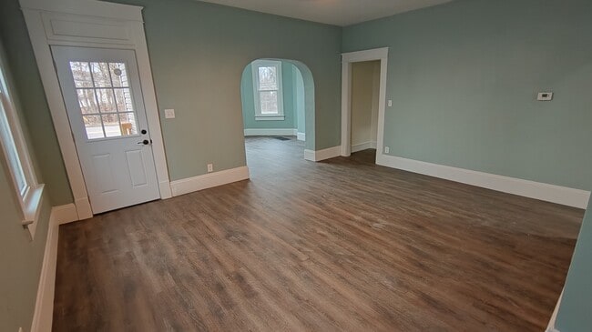 Building Photo - 1227 Maysville Ave