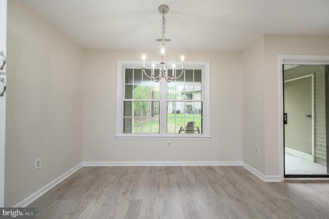 Building Photo - 17 Chelmsford Ct