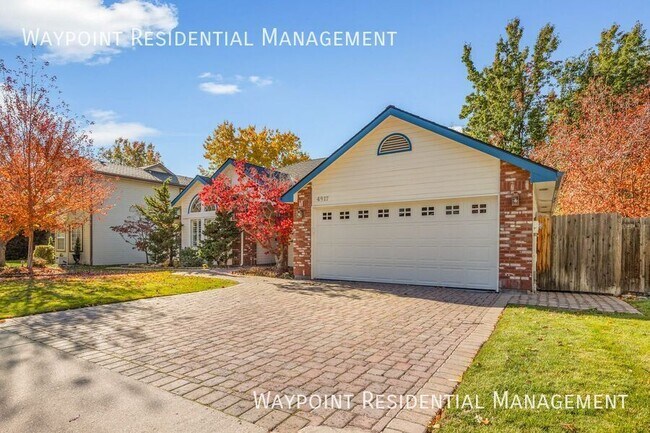 Building Photo - 4917 N Contour Way