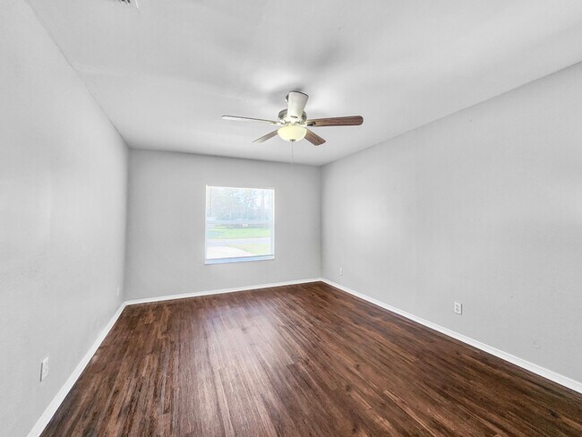 Building Photo - 5773 56th Terrace N