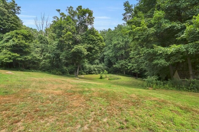 Building Photo - 19 Moodus Leesville Rd