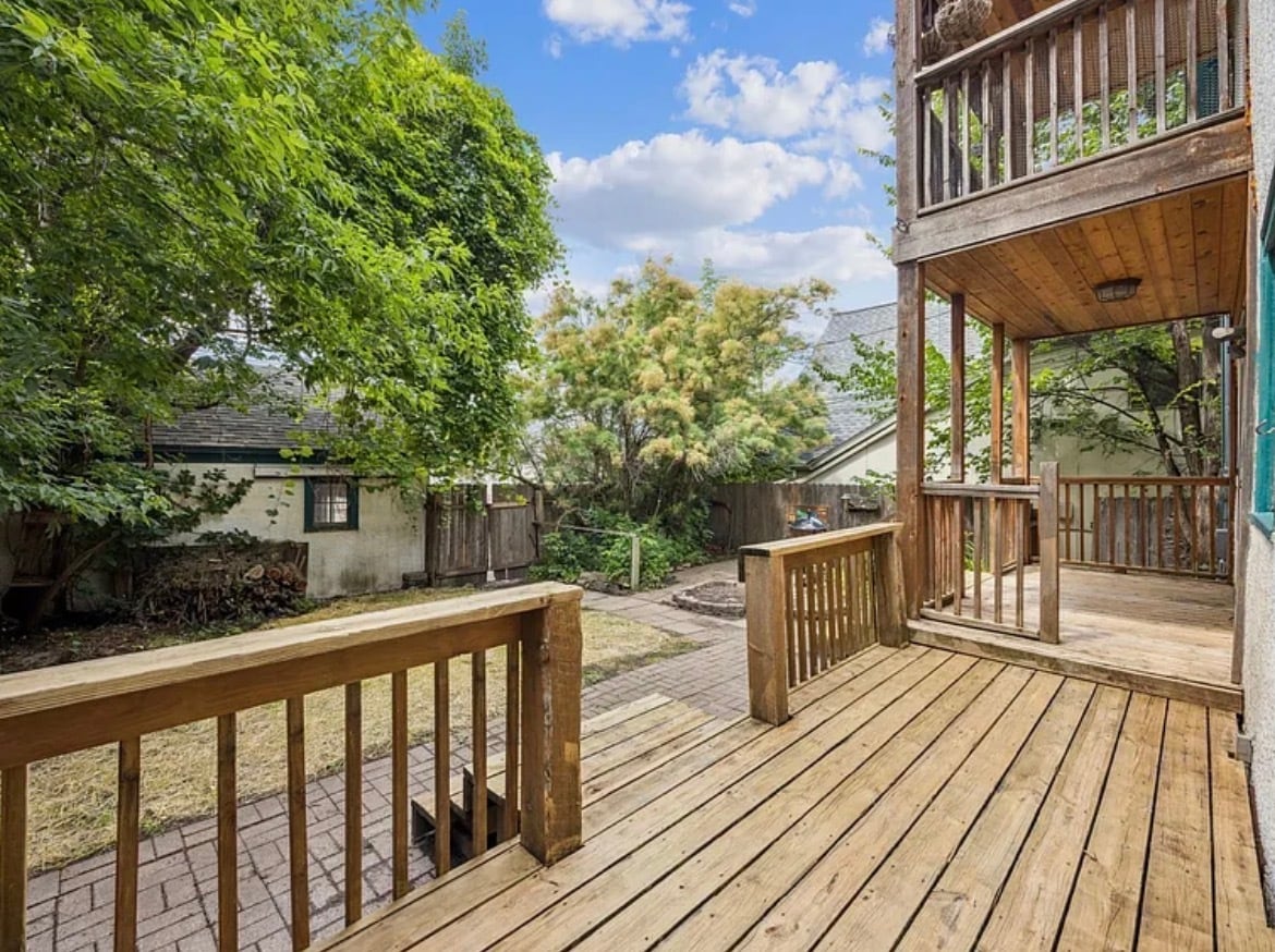 Building Photo - 2416 Harriet Ave