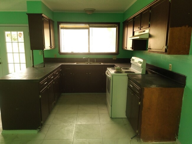 Building Photo - 124 Azalea Ave