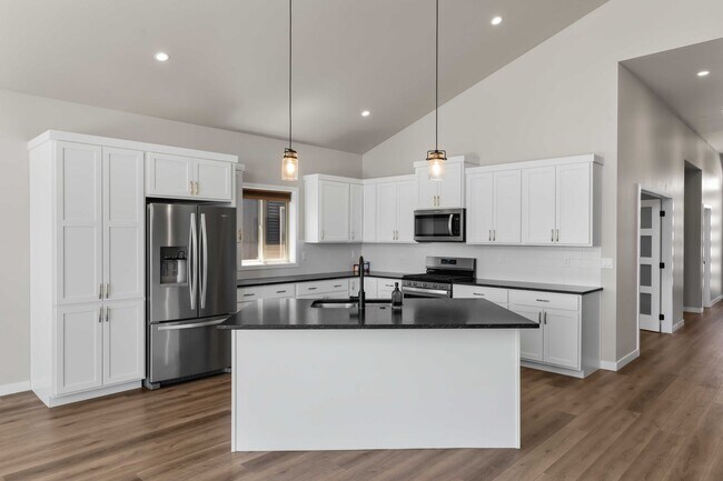 Building Photo - Exceptionally Maintained 3 Bedroom Home in Coeur d'Alene