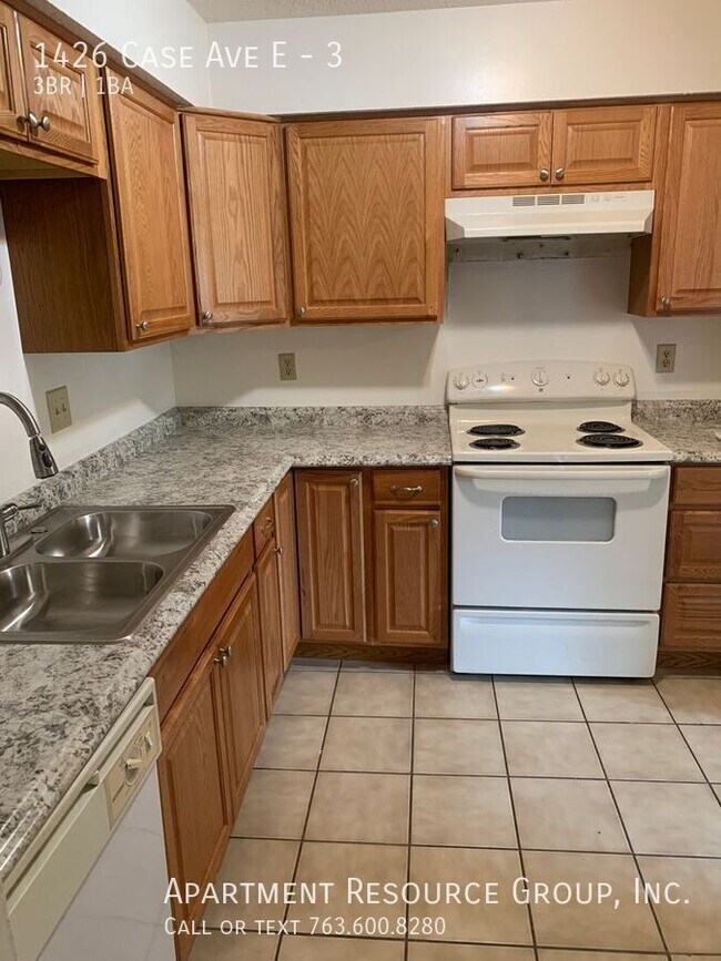 Building Photo - 1426 Case Ave E