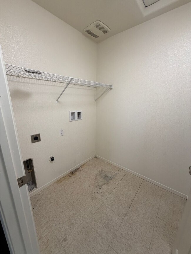 Building Photo - 1501 Arnold Ct