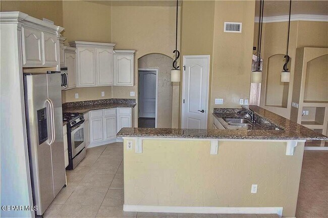 Building Photo - 14016 Rainbow Point Dr