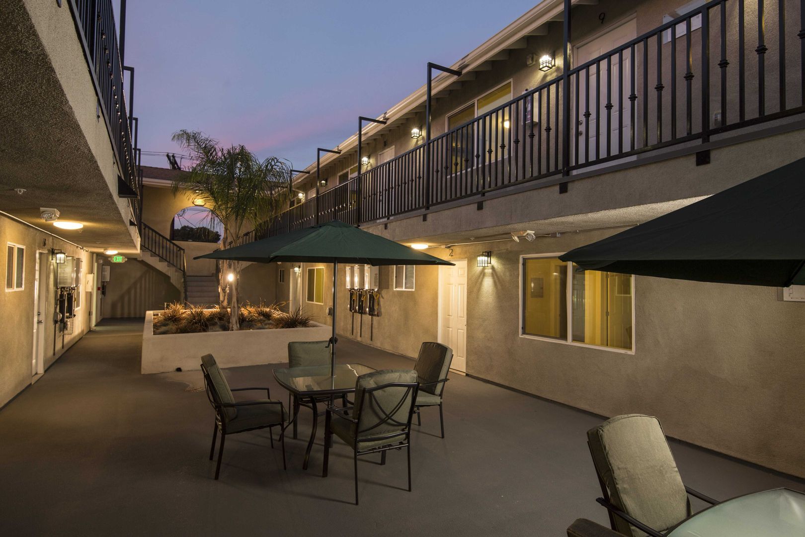 Building Photo - 3856 Normandie Ave