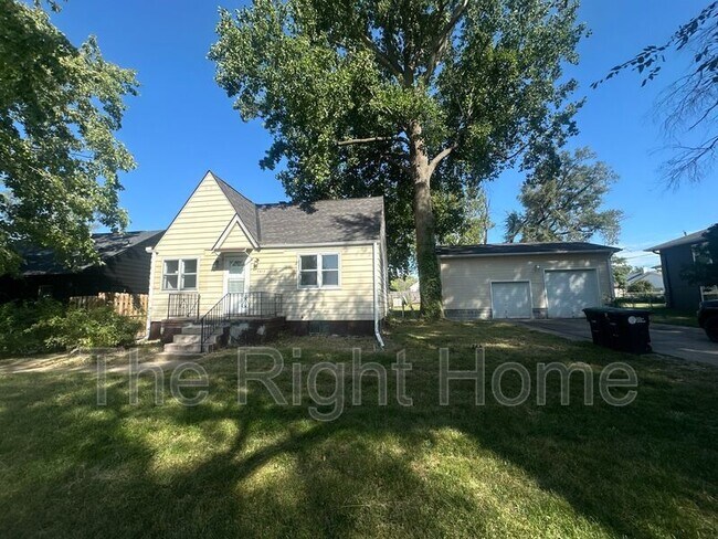 Primary Photo - 5417 S 49th St
