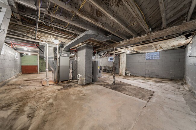 Building Photo - 841-841 Allison Ave