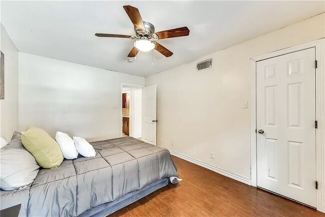 Bedroom #2 - 2711 Throckmorton St