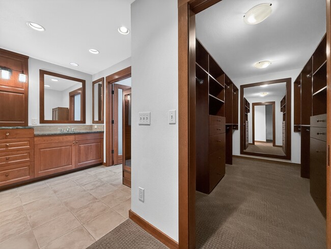 Building Photo - 5333 134th Ave SE