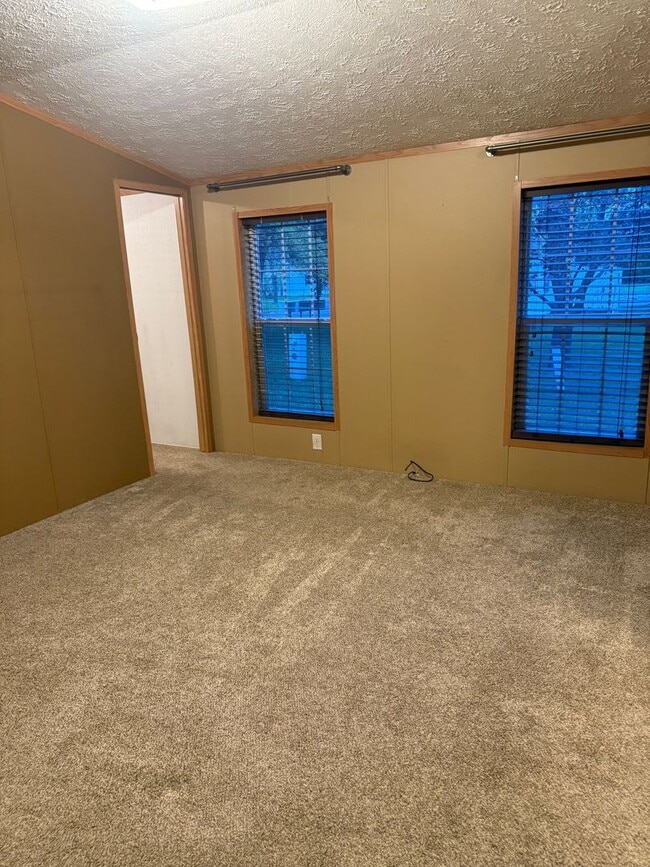 Building Photo - 808 N 8th St