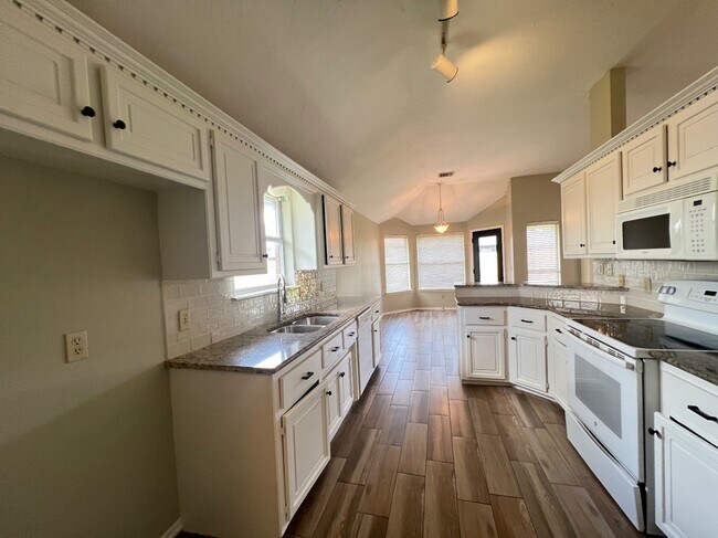 Building Photo - 9300 Buttonwood Ave