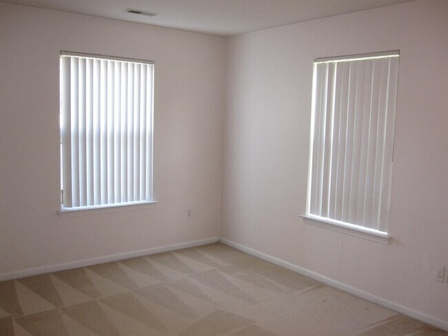 Building Photo - 1419 Millbrook Trail