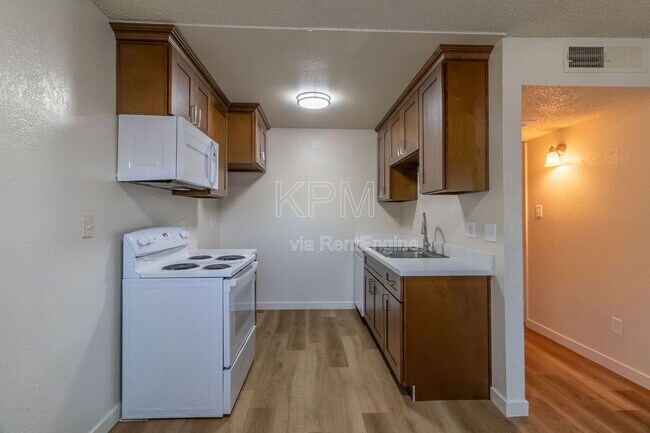 Building Photo - 4332 Pacific Ave