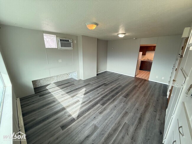 Building Photo - 216 S 49th St