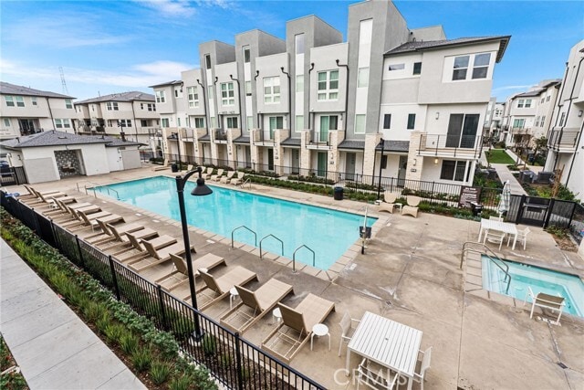 Building Photo - 1323 W Cara Dr