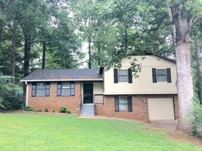 Building Photo - 846 Raintree Way SE