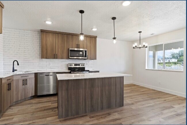 Building Photo - 3015 S Ludlow Way