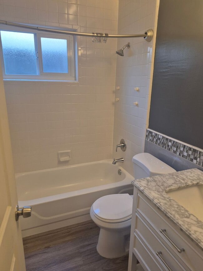 Building Photo - 3 Bedroom Orangevale Home