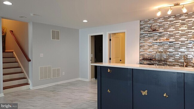 Building Photo - 25501 Emerson Oaks Dr