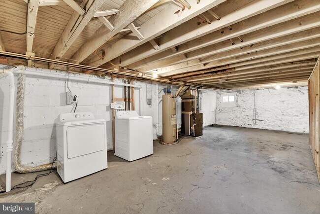 Building Photo - 19 N Morley St