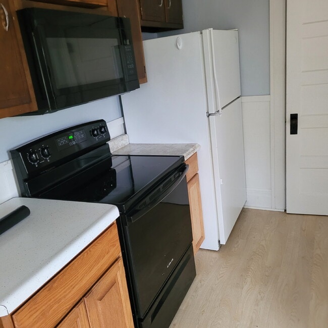 Building Photo - "Charming 3-Bed Home in Brainerd with Spac...