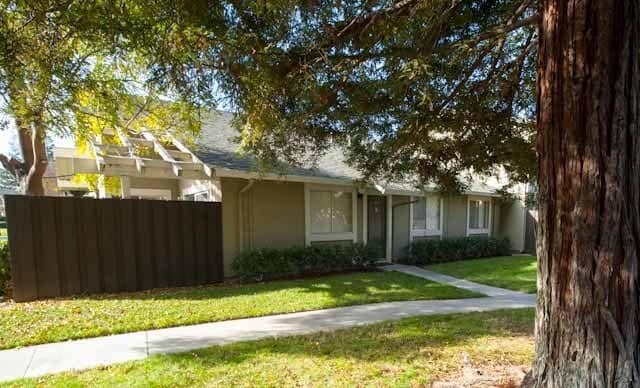 Building Photo - Total remodel - New kitchen, new bathroom, new appliances, new electrical, new paint, new floors