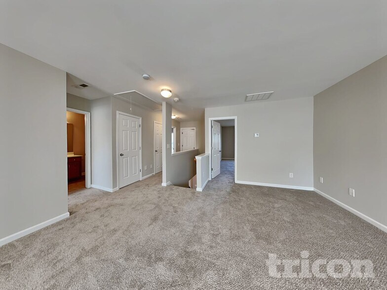 Building Photo - 30 Rowan Dr