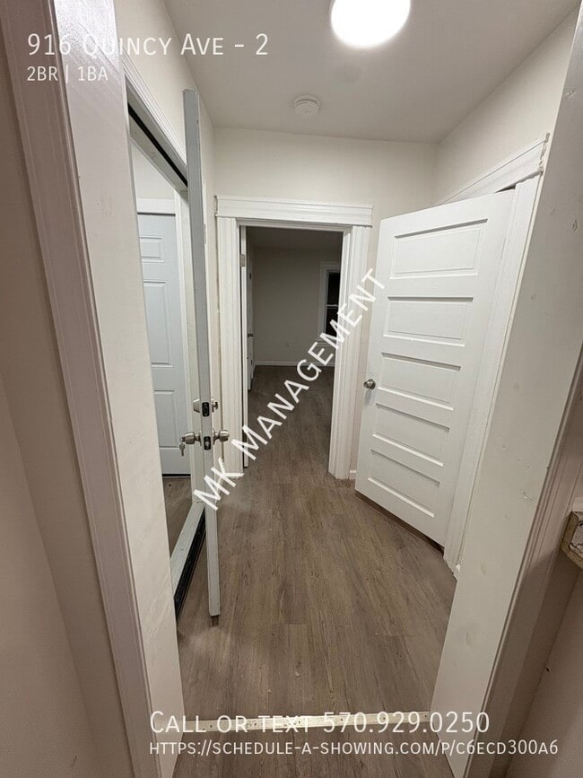 Building Photo - 916 Quincy Ave