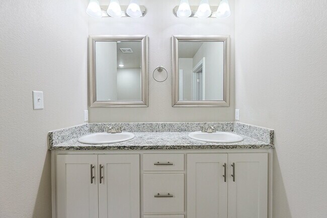 Building Photo - Beautiful 3/2/2 in Frenship Schools