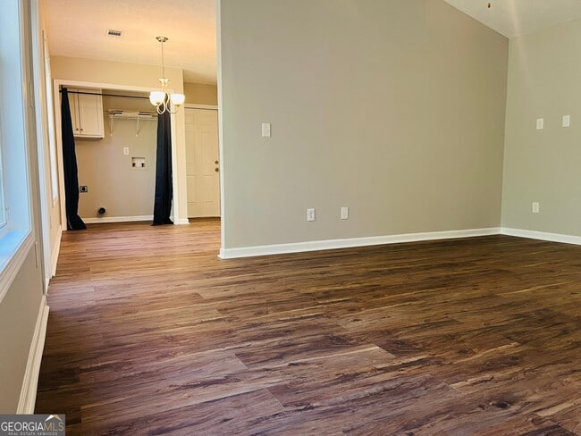 Building Photo - 313 Baileys Way