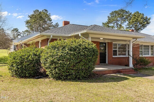 Building Photo - 1208 S 9th St