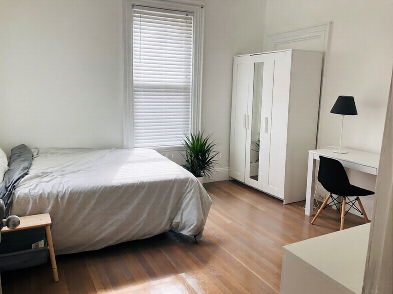 Building Photo - 7 Imrie Rd