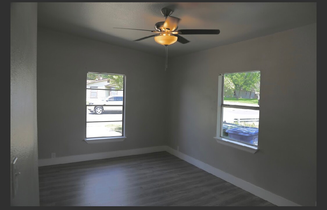 Building Photo - 4010 Neer Ave