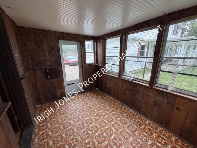 Building Photo - 3 Idlebrook Dr