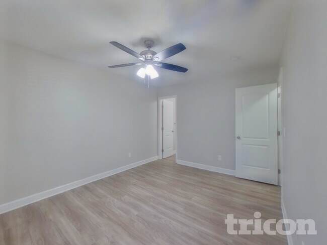 Building Photo - 524 Westside Cir