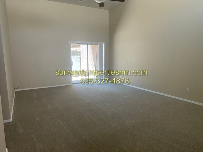 Building Photo - 2 Bed, 2 Bath Townhouse