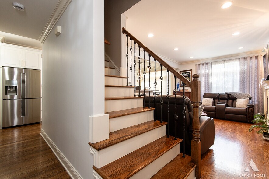 Building Photo - 7247 Bradford Ct