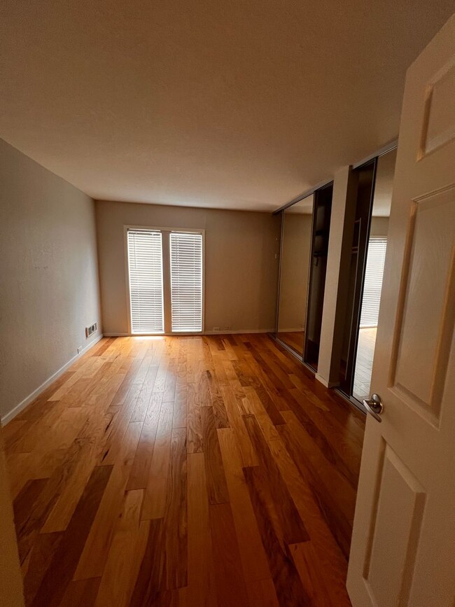 Building Photo - Walnut Creek 1 Bedroom