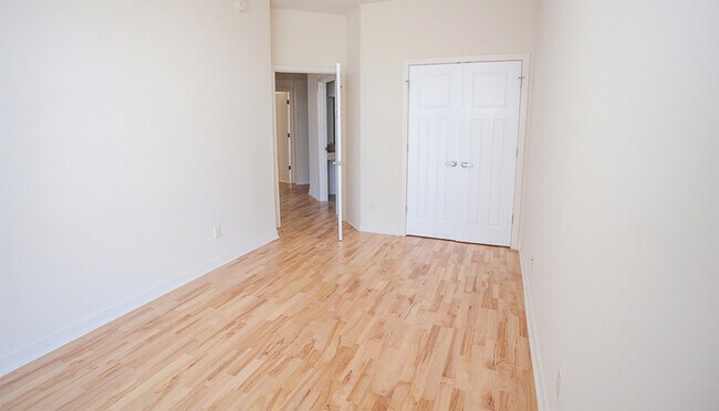 Building Photo - 242 E Water St