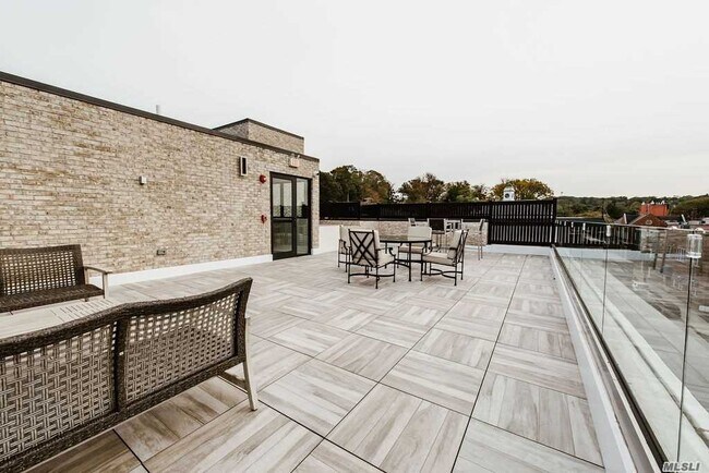 Building Photo - 30 Stewart Ave