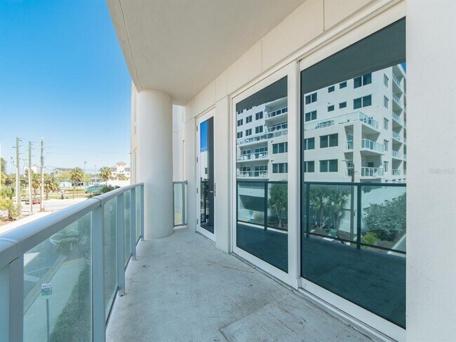 Building Photo - 15 Avalon St