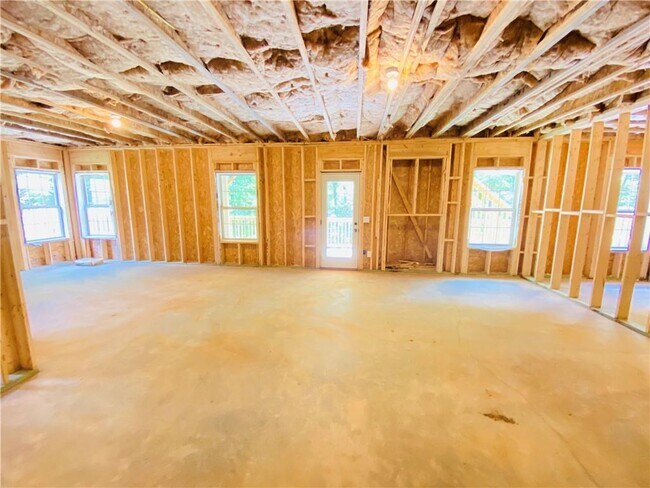 Building Photo - 3610 Leach Rd