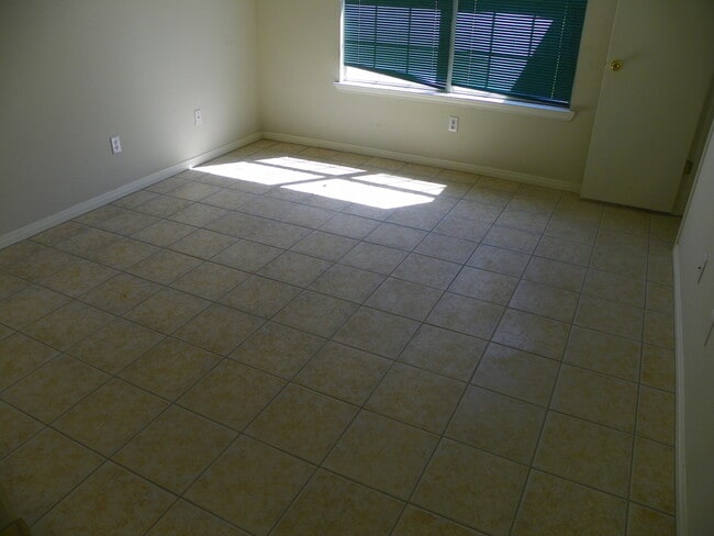 Building Photo - 509.511 Texas Ave